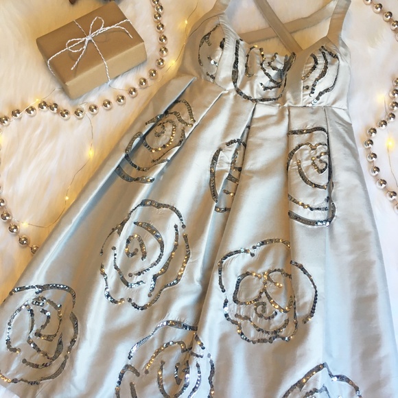 🌟SALE🌟NWT Silver Silk Dress | Size 4 - Picture 8 of 9